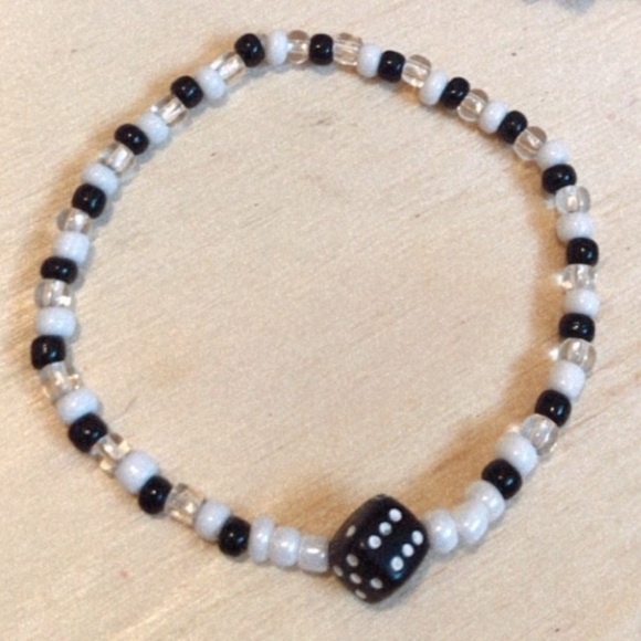 🎲 Black and White Dice Bracelet - Picture 1 of 1